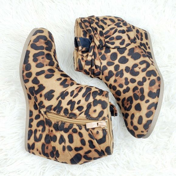 Lov Mark SKYE-5 Leopard Suede Booties Size 6.5 EUC - Picture 2 of 8